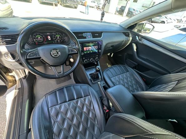 Skoda Octavia III (A7) Рестайлинг с пробегом 2018 года, цена 1 399 000 рублей, 151000 км, лифтбек, Автокод Объявления