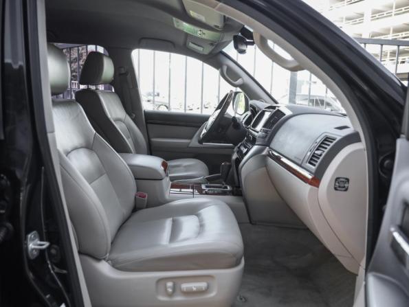 Toyota Land Cruiser 200 Series Рестайлинг 1 с пробегом 2013 года, цена 3 099 000 рублей, 234153 км, внедорожник, Автокод Объявления