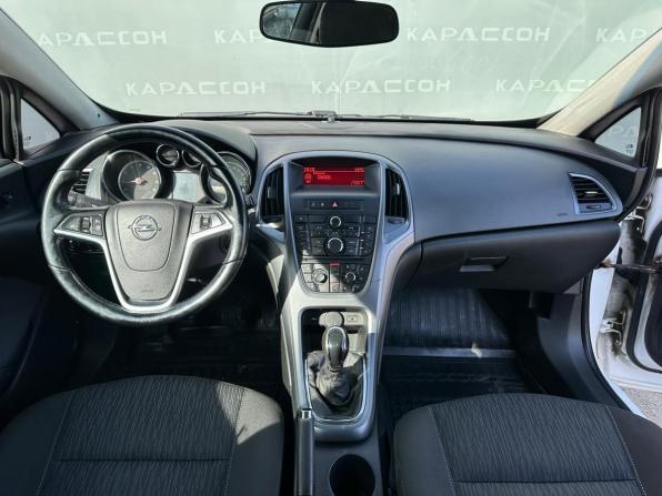 Opel Astra J Рестайлинг с пробегом 2013 года, цена 775 000 рублей, 132246 км, хэтчбек, Автокод Объявления