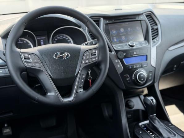Hyundai Santa Fe III с пробегом 2012 года, цена 1 648 000 рублей, 209218 км, внедорожник, Автокод Объявления