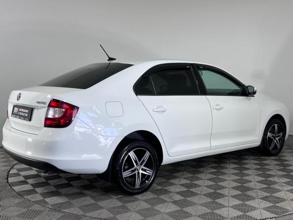 Skoda Rapid I Рестайлинг с пробегом 2017 года, цена 1 299 999 рублей, 99718 км, лифтбек, Автокод Объявления