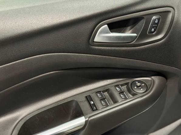 Ford Kuga II Рестайлинг с пробегом 2017 года, цена 1 500 000 рублей, 189000 км, внедорожник, Автокод Объявления
