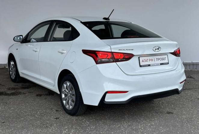 Hyundai Solaris II с пробегом 2018 года, цена 1 350 000 рублей, 124298 км, седан, Автокод Объявления