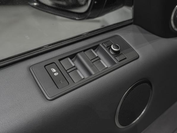 Land Rover Range Rover Sport II с пробегом 2015 года, цена 3 650 000 рублей, 124072 км, внедорожник, Автокод Объявления