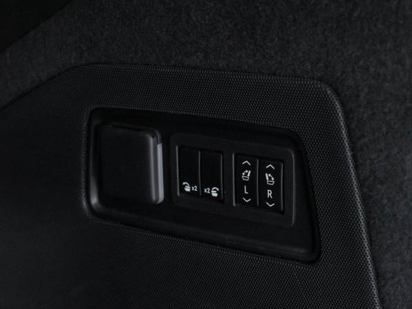 Cadillac Escalade V с пробегом 2023 года, цена 12 400 000 рублей, 17973 км, внедорожник, Автокод Объявления