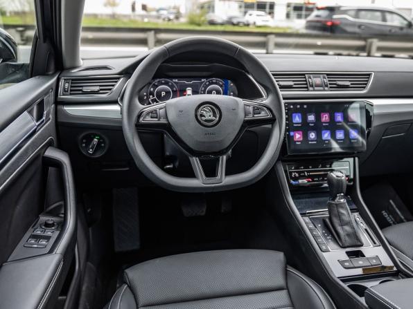 Skoda Superb III Рестайлинг с пробегом 2025 года, цена 3 358 000 рублей, 15 км, лифтбек, Автокод Объявления