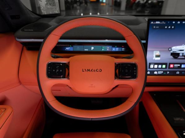 Lynk &amp; Co 900 с пробегом 2026 года, цена 7 775 000 рублей, 50 км, внедорожник, Автокод Объявления
