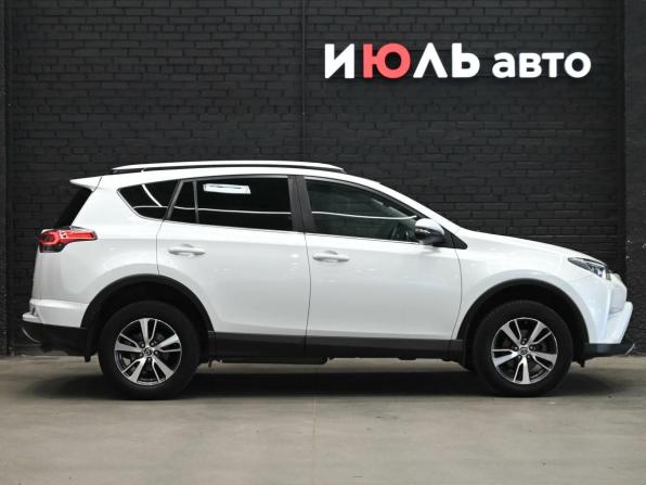 Toyota RAV4 IV (XA40) Рестайлинг с пробегом 2018 года, цена 2 900 000 рублей, 137731 км, внедорожник, Автокод Объявления