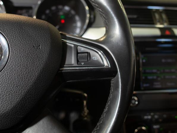 Skoda Superb II Рестайлинг с пробегом 2014 года, цена 1 085 000 рублей, 214866 км, лифтбек, Автокод Объявления