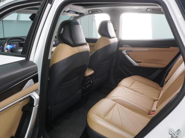 Geely Atlas II с пробегом 2023 года, цена 2 570 000 рублей, 26619 км, внедорожник, Автокод Объявления