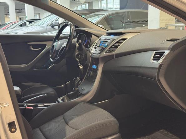 Hyundai Elantra V (MD) Рестайлинг с пробегом 2015 года, цена 1 299 000 рублей, 95666 км, седан, Автокод Объявления