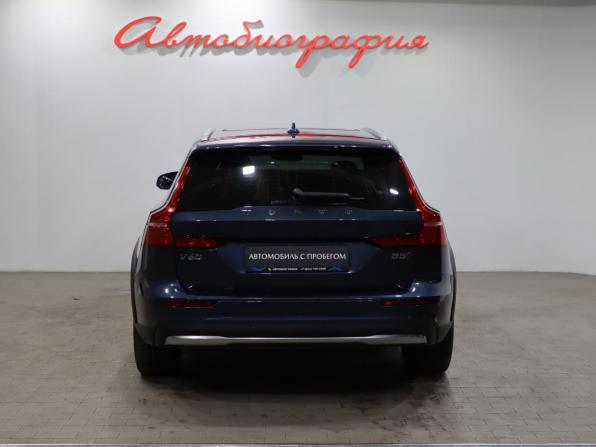 Volvo V60 Cross Country II с пробегом 2024 года, цена 6 350 000 рублей, 26500 км, универсал, Автокод Объявления