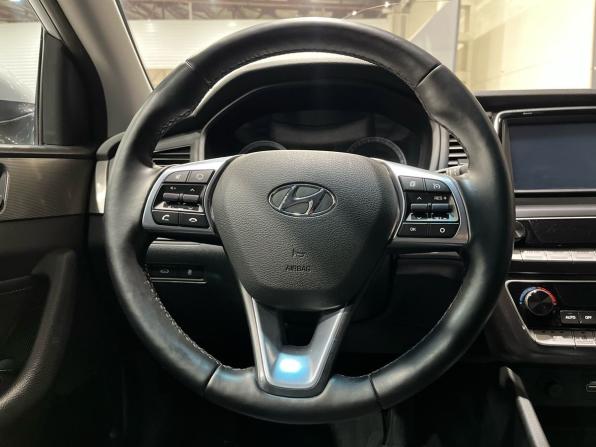 Hyundai Sonata VII (LF) Рестайлинг с пробегом 2017 года, цена 1 519 000 рублей, 102850 км, седан, Автокод Объявления