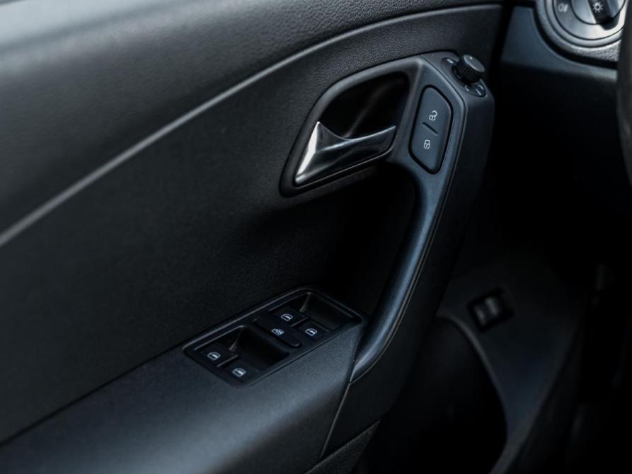 Volkswagen Polo V Рестайлинг Санкт-Петербург  - изображение 9