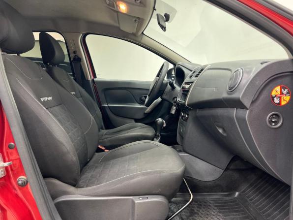 Renault Sandero II с пробегом 2018 года, цена 1 050 000 рублей, 115000 км, хэтчбек, Автокод Объявления