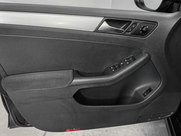 Volkswagen Jetta VI с пробегом 2012 года, цена 1 230 000 рублей, 92000 км, седан, Автокод Объявления