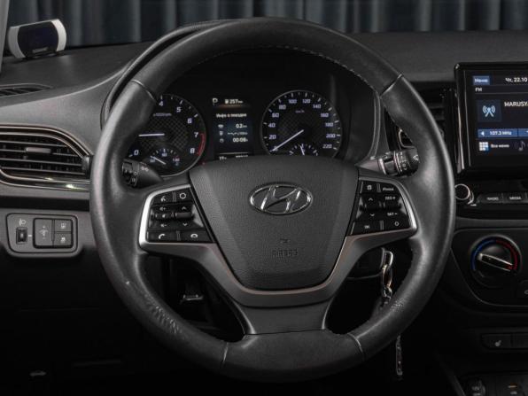 Hyundai Solaris II Рестайлинг с пробегом 2020 года, цена 1 719 000 рублей, 39210 км, седан, Автокод Объявления
