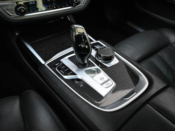 BMW 7 серии VI (G11/G12) с пробегом 2017 года, цена 3 139 000 рублей, 214737 км, седан, Автокод Объявления