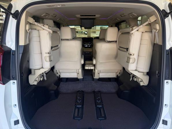 Toyota Alphard III Рестайлинг с пробегом 2018 года, цена 4 100 000 рублей, 107395 км, минивэн, Автокод Объявления