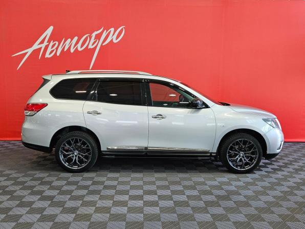Nissan Pathfinder IV с пробегом 2015 года, цена 1 645 000 рублей, 206450 км, внедорожник, Автокод Объявления
