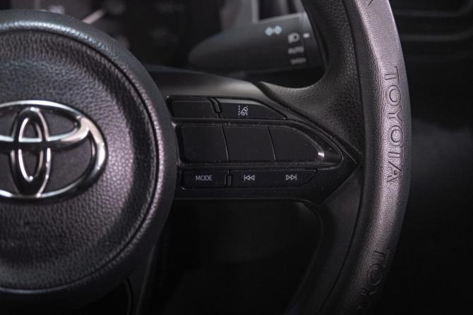 Toyota Yaris IV с пробегом 2020 года, цена 1 199 000 рублей, 70000 км, хэтчбек, Автокод Объявления