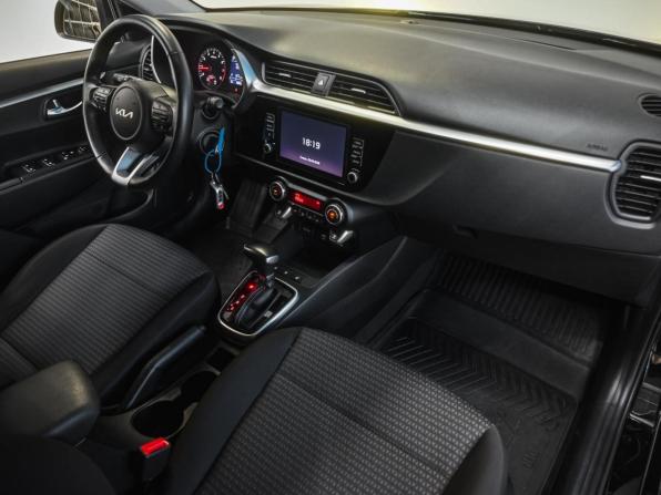Kia Rio IV Рестайлинг с пробегом 2021 года, цена 2 099 000 рублей, 19692 км, хэтчбек, Автокод Объявления