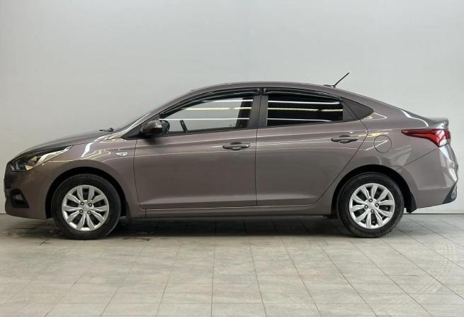 Hyundai Solaris II с пробегом 2018 года, цена 1 390 000 рублей, 45603 км, седан, Автокод Объявления