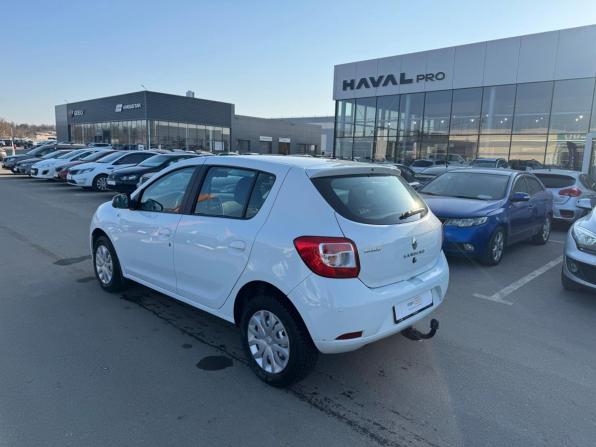 Renault Sandero II с пробегом 2017 года, цена 748 800 рублей, 44534 км, хэтчбек, Автокод Объявления