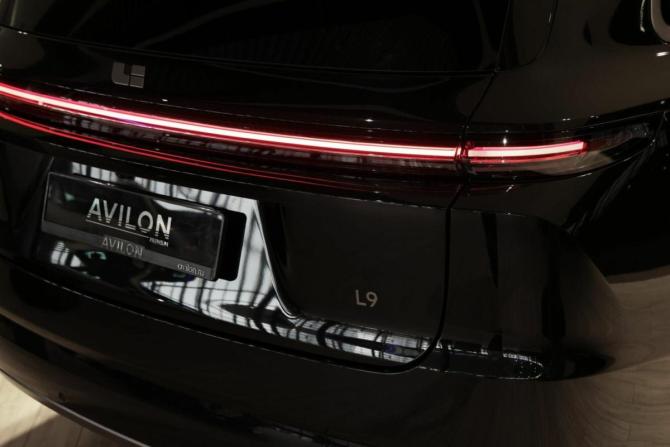 Новый Li Auto (Lixiang) L9 I Рестайлинг 2025 года, цена 12 152 715 рублей, внедорожник, Автокод Объявления
