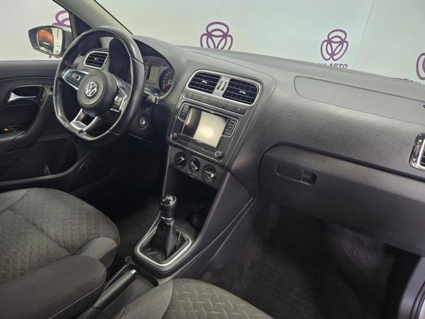 Volkswagen Polo V Рестайлинг с пробегом 2018 года, цена 892 000 рублей, 188949 км, седан, Автокод Объявления