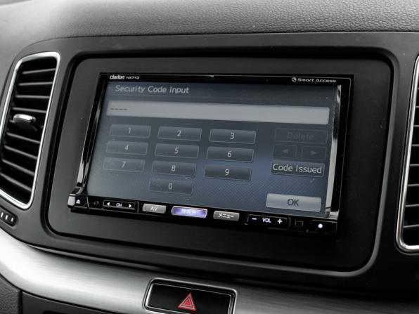 Volkswagen Sharan II с пробегом 2012 года, цена 1 380 000 рублей, 112112 км, минивэн, Автокод Объявления