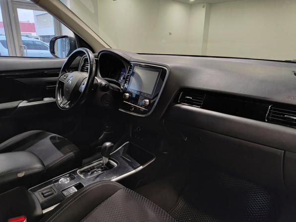 Mitsubishi Outlander III Рестайлинг 3 с пробегом 2020 года, цена 2 376 000 рублей, 121494 км, внедорожник, Автокод Объявления