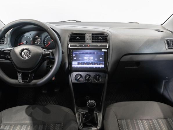Volkswagen Polo V Рестайлинг с пробегом 2015 года, цена 920 000 рублей, 124215 км, седан, Автокод Объявления