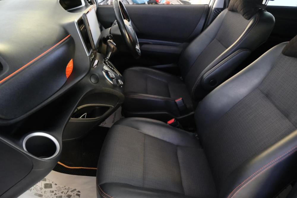 Toyota Sienta II Омск  - изображение 20