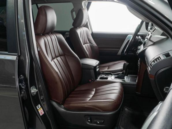 Toyota Land Cruiser Prado 150 Series Рестайлинг 1 с пробегом 2017 года, цена 3 549 000 рублей, 193126 км, внедорожник, Автокод Объявления