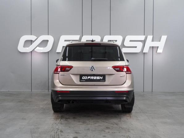Volkswagen Tiguan II с пробегом 2017 года, цена 2 120 000 рублей, 177517 км, внедорожник, Автокод Объявления