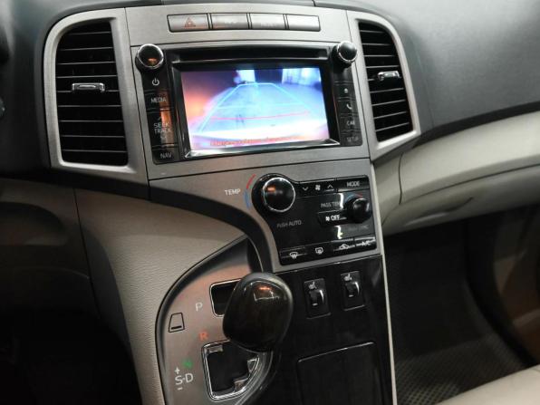 Toyota Venza I Рестайлинг с пробегом 2013 года, цена 2 300 000 рублей, 260049 км, внедорожник, Автокод Объявления