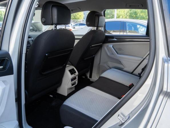 Volkswagen Tiguan II с пробегом 2017 года, цена 1 999 000 рублей, 230935 км, внедорожник, Автокод Объявления