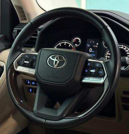 Toyota Land Cruiser 300 Series с пробегом 2022 года, цена 10 590 000 рублей, 54036 км, внедорожник, Автокод Объявления
