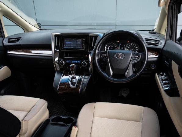 Toyota Vellfire II Рестайлинг с пробегом 2018 года, цена 4 320 000 рублей, 128176 км, минивэн, Автокод Объявления