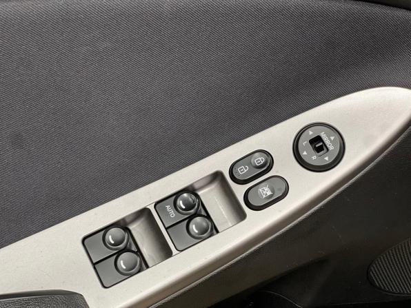 Hyundai Solaris I Рестайлинг с пробегом 2015 года, цена 1 020 500 рублей, 137000 км, седан, Автокод Объявления