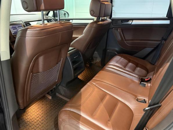 Volkswagen Touareg II с пробегом 2011 года, цена 1 800 000 рублей, 275000 км, внедорожник, Автокод Объявления