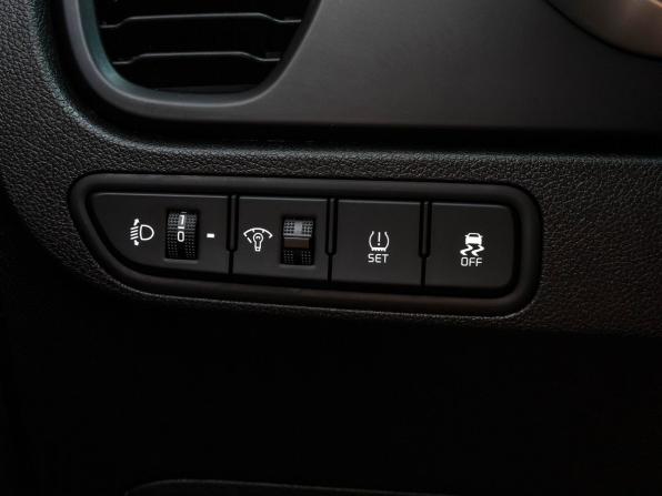Kia Rio IV Рестайлинг с пробегом 2021 года, цена 1 550 000 рублей, 115132 км, седан, Автокод Объявления
