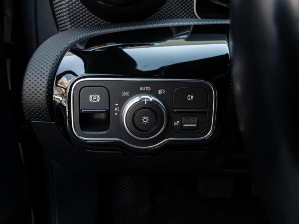 Mercedes-Benz A-Класс IV (W177) с пробегом 2019 года, цена 2 445 000 рублей, 88129 км, хэтчбек, Автокод Объявления