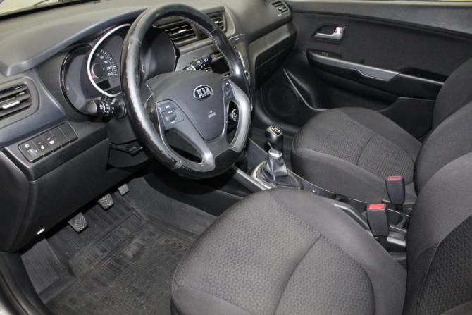 Kia Rio III Рестайлинг с пробегом 2017 года, цена 990 000 рублей, 141554 км, хэтчбек, Автокод Объявления