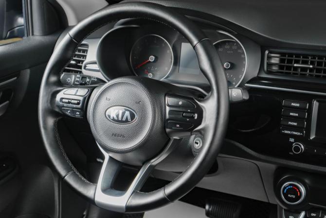 Kia Rio IV с пробегом 2017 года, цена 1 379 000 рублей, 98369 км, седан, Автокод Объявления