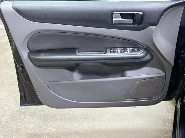 Ford Focus II Рестайлинг с пробегом 2010 года, цена 457 000 рублей, 282000 км, седан, Автокод Объявления