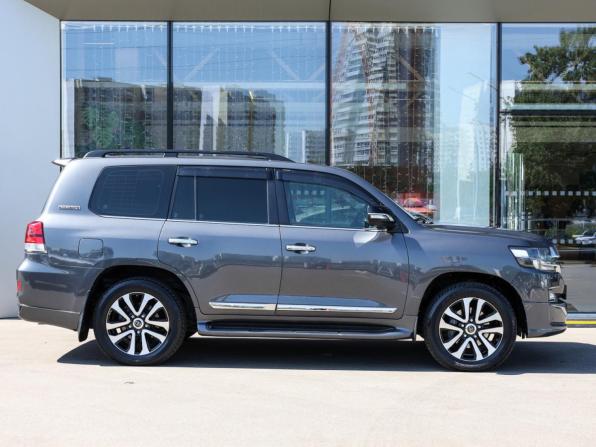 Toyota Land Cruiser 200 Series Рестайлинг 2 с пробегом 2019 года, цена 8 549 000 рублей, 82440 км, внедорожник, Автокод Объявления