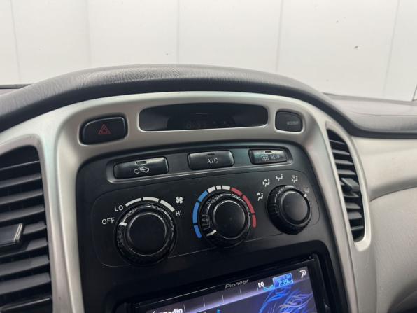 Toyota Highlander I (XU20) Рестайлинг с пробегом 2004 года, цена 980 000 рублей, 317504 км, внедорожник, Автокод Объявления