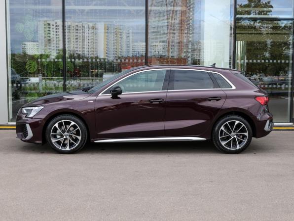 Audi A3 IV (8Y) с пробегом 2021 года, цена 2 849 000 рублей, 62523 км, хэтчбек, Автокод Объявления